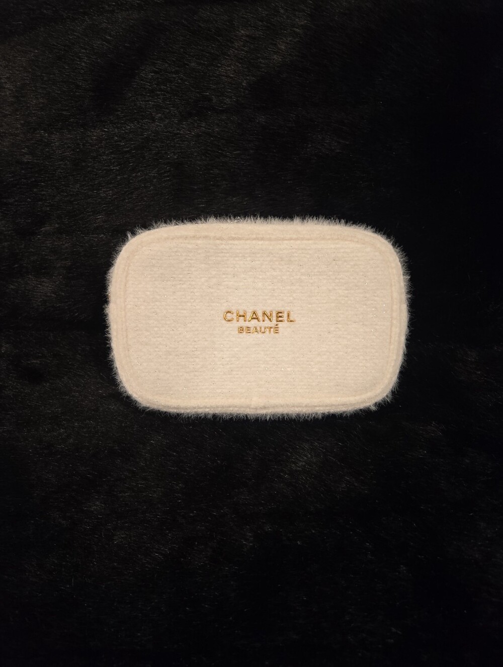 CHANEL Beauté Beige Fabric Makeup Bag Cosmetic Pouch With Zipper
